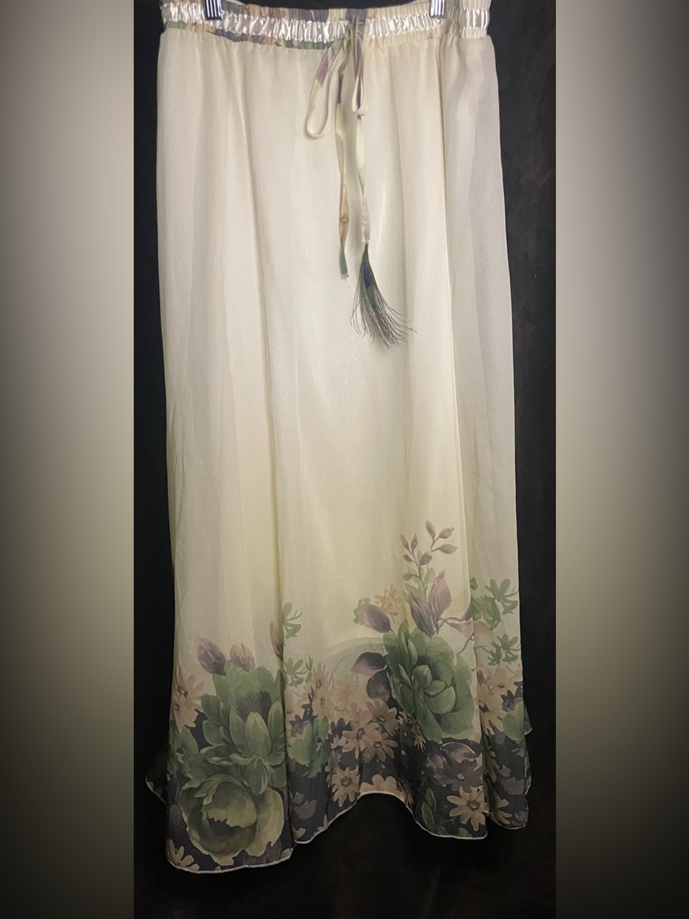Boutique Floral Border Maxi w/peacock feather drawstring closure